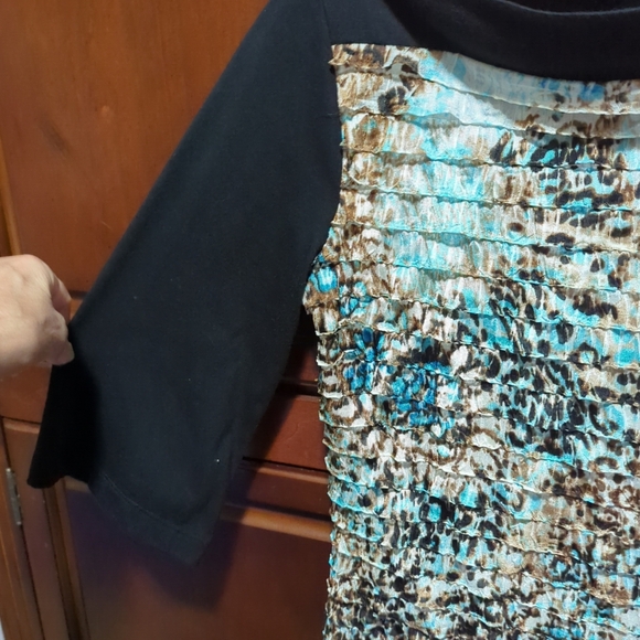 New Directions Animal Print Top Blouse Shirt M Black Leopard Ruffle  1/2 Sleeve - Picture 4 of 10